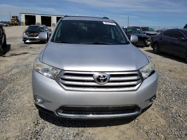 5TDBK3EH5DS202628 - 2013 TOYOTA HIGHLANDER BASE SILVER photo 5