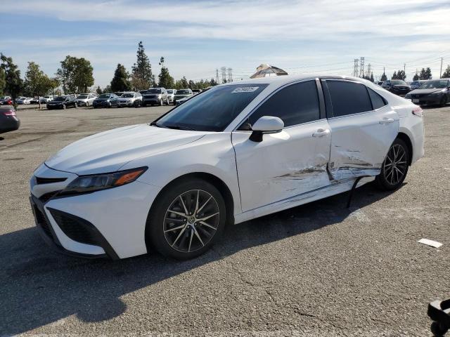 4T1T11AKXPU725507 - 2023 TOYOTA CAMRY SE NIGHT SHADE WHITE photo 1