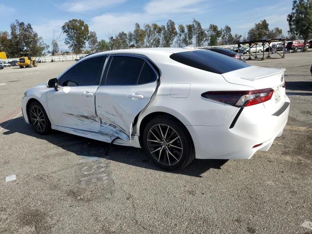4T1T11AKXPU725507 - 2023 TOYOTA CAMRY SE NIGHT SHADE WHITE photo 2