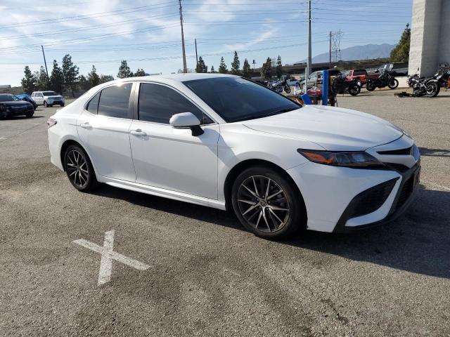 4T1T11AKXPU725507 - 2023 TOYOTA CAMRY SE NIGHT SHADE WHITE photo 4