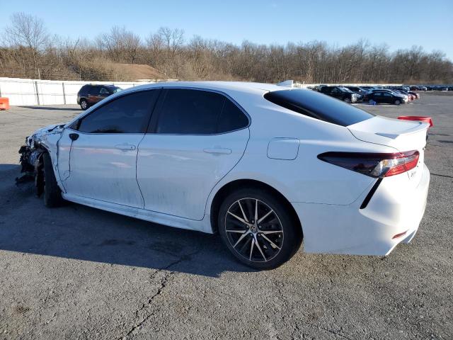 4T1G11BK2RU115944 - 2024 TOYOTA CAMRY SE NIGHT SHADE WHITE photo 2