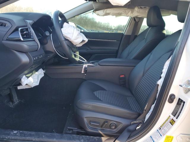 4T1G11BK2RU115944 - 2024 TOYOTA CAMRY SE NIGHT SHADE WHITE photo 7