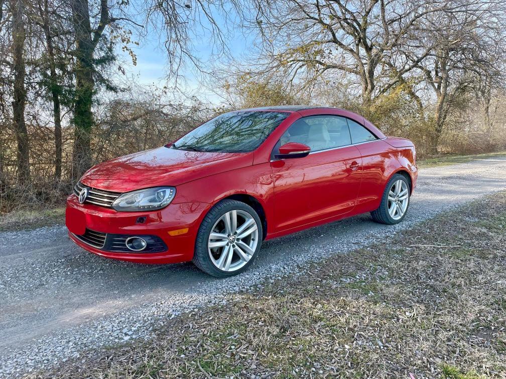 WVWFW8AH3EV001617 - 2014 VOLKSWAGEN EOS LUX RED photo 2