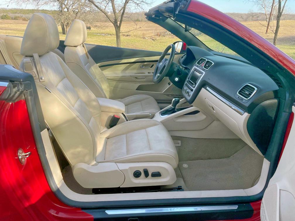 WVWFW8AH3EV001617 - 2014 VOLKSWAGEN EOS LUX RED photo 5