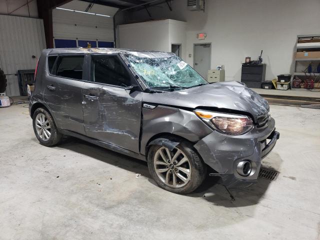 KNDJP3A5XJ7505256 - 2018 KIA SOUL + SILVER photo 4