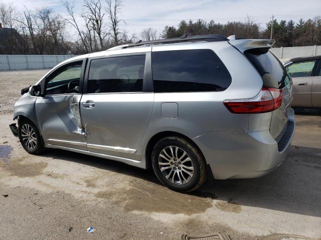 5TDYZ3DC2KS990390 - 2019 TOYOTA SIENNA XLE SILVER photo 2