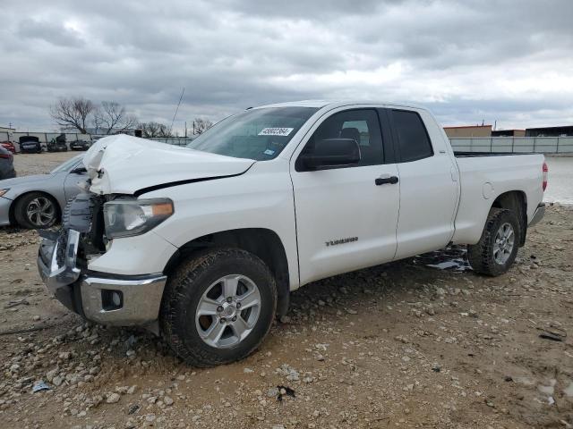 5TFUM5F19JX076554 - 2018 TOYOTA TUNDRA DOUBLE CAB SR/SR5 WHITE photo 1