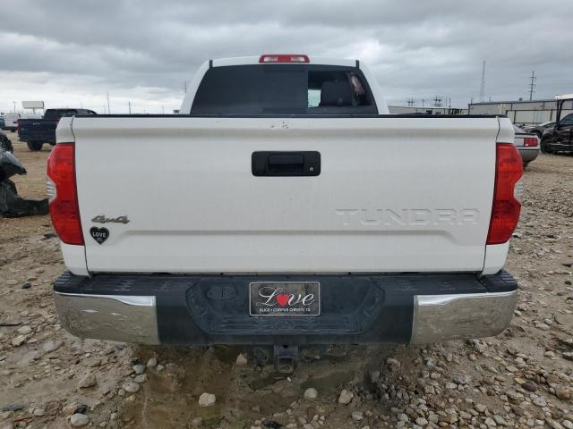 5TFUM5F19JX076554 - 2018 TOYOTA TUNDRA DOUBLE CAB SR/SR5 WHITE photo 6