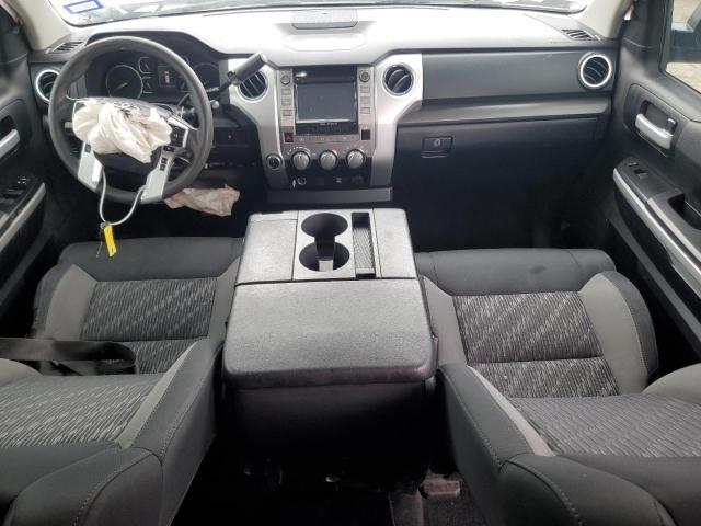 5TFUM5F19JX076554 - 2018 TOYOTA TUNDRA DOUBLE CAB SR/SR5 WHITE photo 8