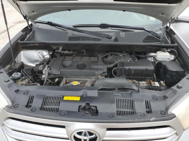 5TDZA3EH5DS042106 - 2013 TOYOTA HIGHLANDER BASE Gris photo 12