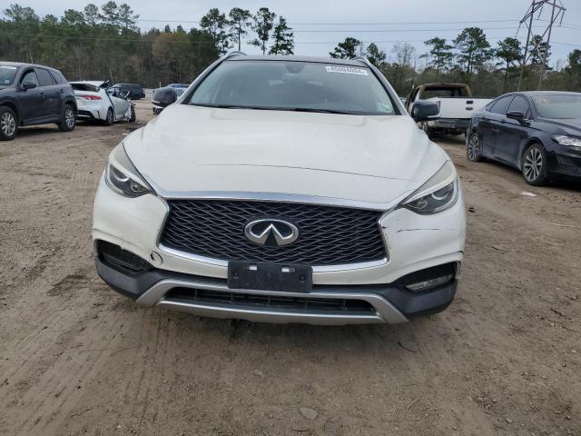 SJKCH5CR7HA028796 - 2017 INFINITI QX30 BASE WHITE photo 5