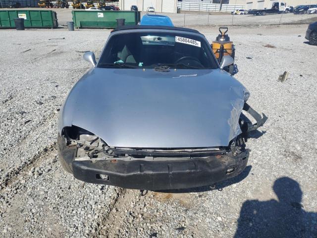 JM1NB353930300452 - 2003 MAZDA MX-5 MIATA BASE SILVER photo 5