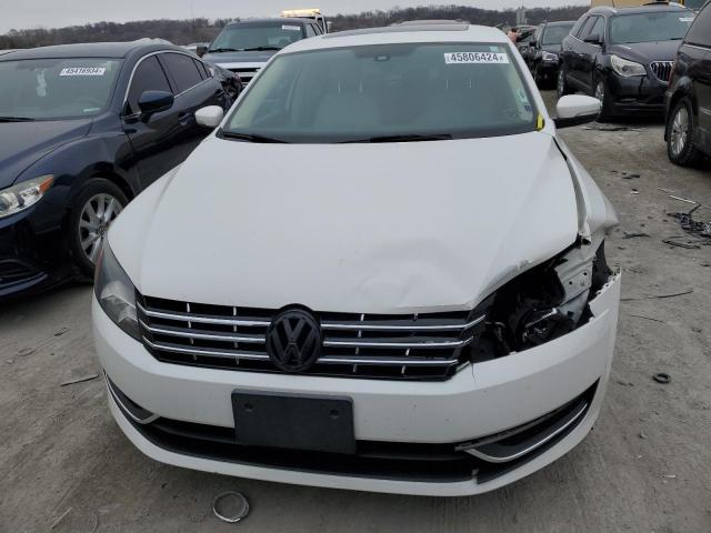 1VWBV7A32FC012263 - 2015 VOLKSWAGEN PASSAT SE WHITE photo 5