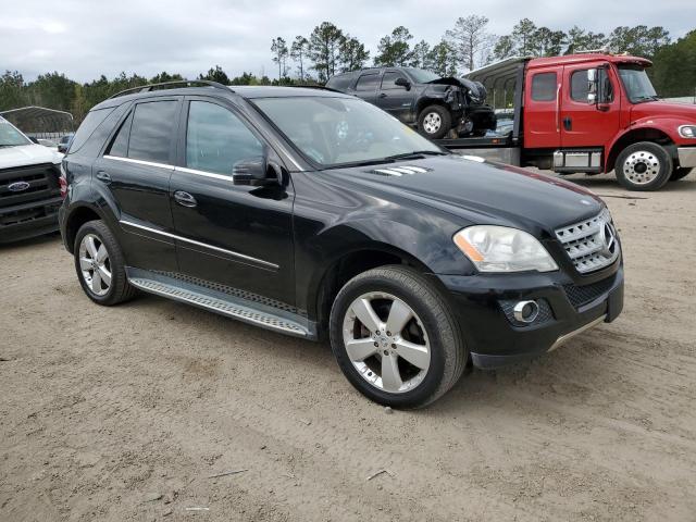 4JGBB8GB0BA729486 - 2011 MERCEDES-BENZ ML 350 4MATIC BLACK photo 4