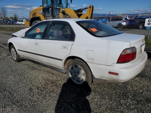 1HGCD5539TA278400 - 1996 HONDA ACCORD LX WHITE photo 2