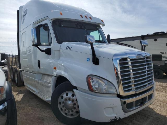 1FUJGLDV0FLFW6007 - 2015 FREIGHTLINER CASCADIA 1 WHITE photo 1