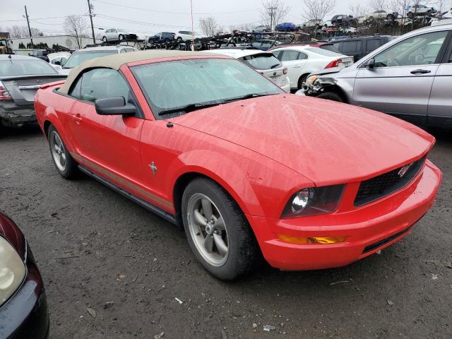 1ZVHT84NX85157903 - 2008 FORD MUSTANG RED photo 4