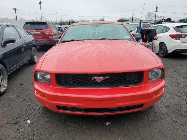 1ZVHT84NX85157903 - 2008 FORD MUSTANG RED photo 5