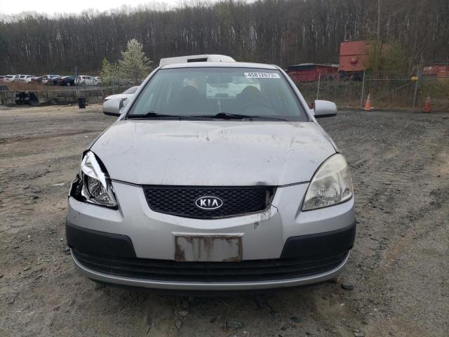 KNADE223796538966 - 2009 KIA RIO BASE SILVER photo 5