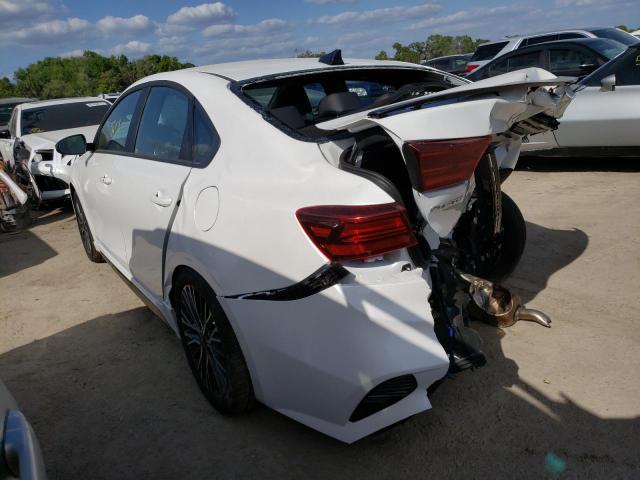 3KPF54AD1PE557344 - 2023 KIA FORTE GT LINE WHITE photo 2