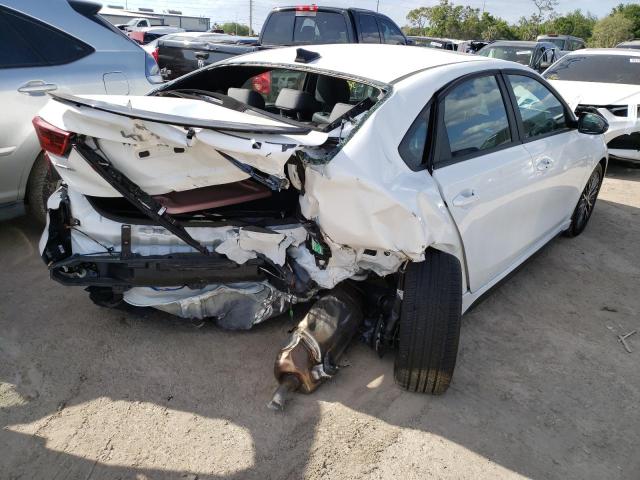 3KPF54AD1PE557344 - 2023 KIA FORTE GT LINE WHITE photo 3