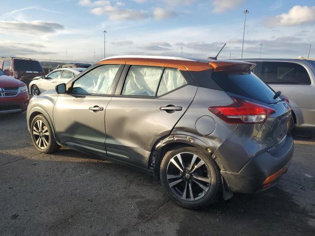 3N1CP5CU0KL551784 - 2019 NISSAN KICKS S SILVER photo 2