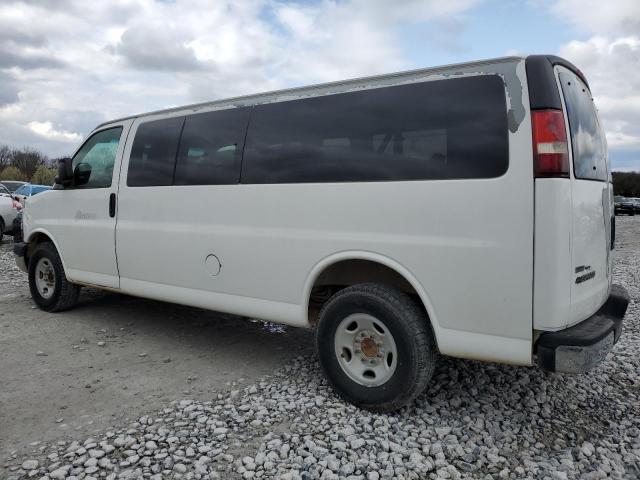 1GAZG1FG4B1150082 - 2011 CHEVROLET EXPRESS G3 LT WHITE photo 2