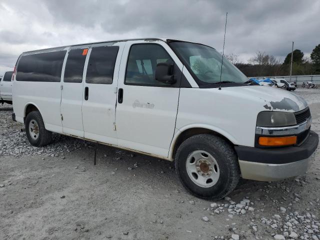 1GAZG1FG4B1150082 - 2011 CHEVROLET EXPRESS G3 LT WHITE photo 4