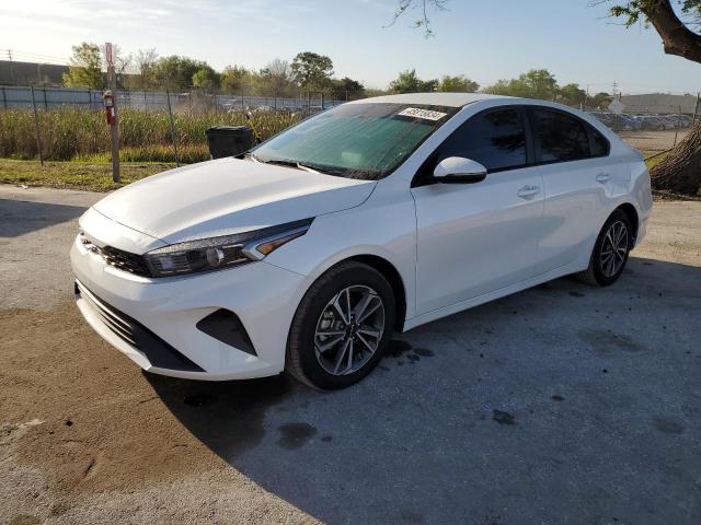 3KPF24AD8PE632260 - 2023 KIA FORTE LX WHITE photo 1