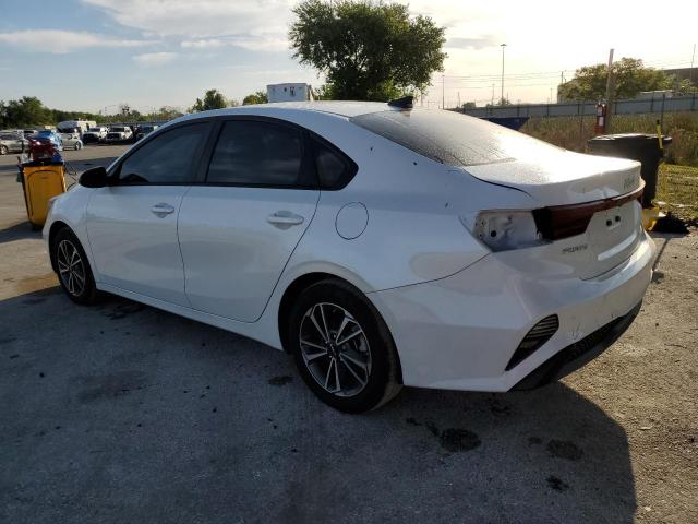 3KPF24AD8PE632260 - 2023 KIA FORTE LX WHITE photo 2