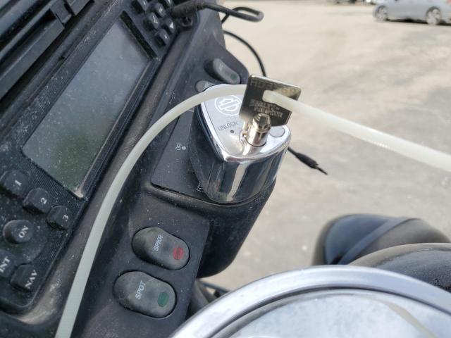 1HD1FCW196Y684916 - 2006 HARLEY-DAVIDSON FLHTCUI 黑色 照片 8