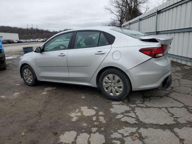 3KPA24AB6JE075929 - 2018 KIA RIO LX SILVER photo 2