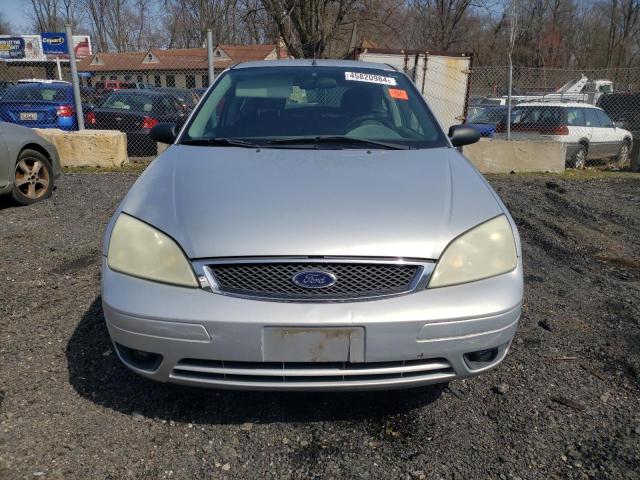 1FAHP31N27W126027 - 2007 FORD FOCUS ZX3 GRAY photo 5