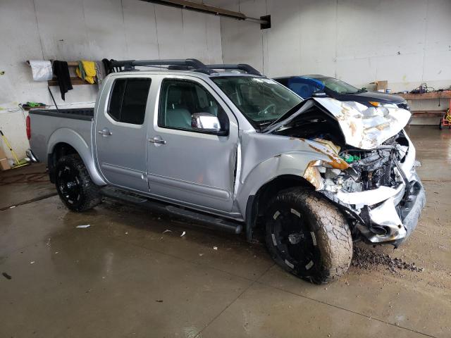 1N6AD0EV4AC436022 - 2010 NISSAN FRONTIER CREW CAB SE SILVER photo 4