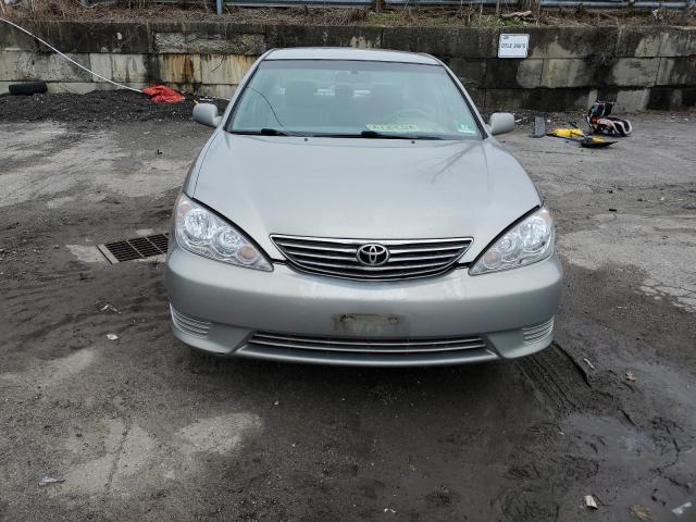 4T1BE32K85U625784 - 2005 TOYOTA CAMRY LE SILVER photo 5