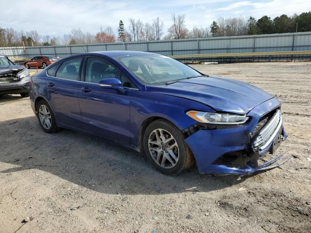 3FA6P0H7XFR217304 - 2015 FORD FUSION SE BLUE photo 4