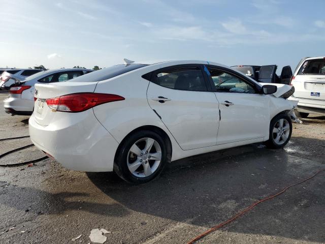 5NPDH4AEXDH235879 - 2013 HYUNDAI ELANTRA GLS WHITE photo 3