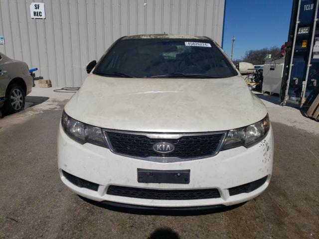 KNAFU4A28C5482243 - 2012 KIA FORTE EX WHITE photo 5