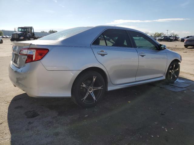 4T1BF1FKXEU383110 - 2014 TOYOTA CAMRY L SILVER photo 3