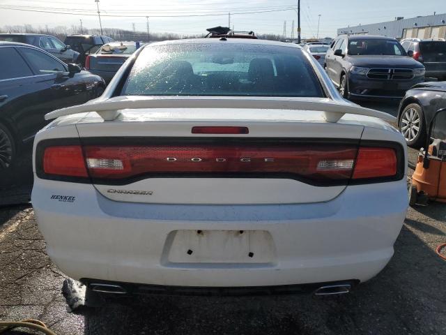 2B3CL3CG2BH500689 - 2011 DODGE CHARGER WHITE photo 6
