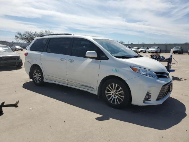 5TDYZ3DC6LS083983 - 2020 TOYOTA SIENNA XLE WHITE photo 4