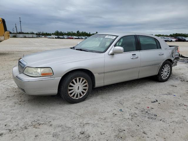 1LNHM81W94Y680461 - 2004 LINCOLN TOWN CAR EXECUTIVE SILVER photo 1