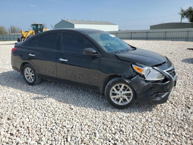 3N1CN7AP7JL870290 - 2018 NISSAN VERSA S BLACK photo 4