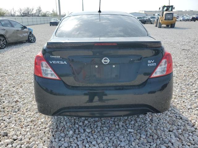 3N1CN7AP7JL870290 - 2018 NISSAN VERSA S BLACK photo 6