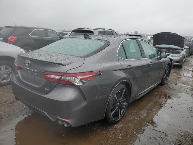 4T1BZ1HK9JU001549 - 2018 TOYOTA CAMRY XSE GRAY photo 3