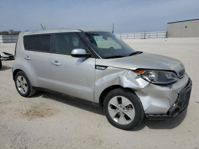 KNDJN2A28F7808856 - 2015 KIA SOUL SILVER photo 4