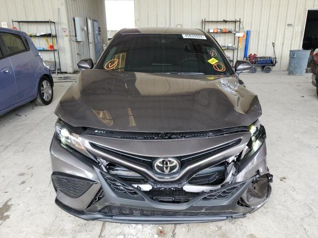 4T1G11AKXRU886332 - 2024 TOYOTA CAMRY SE NIGHT SHADE BLACK photo 5