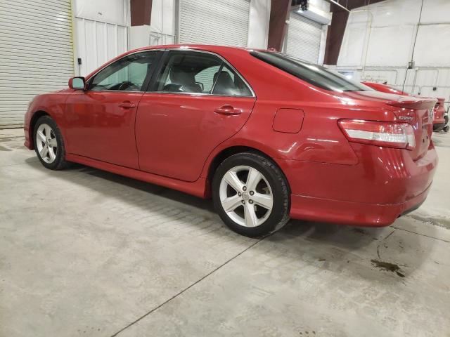 4T1BF3EK8BU670499 - 2011 TOYOTA CAMRY BASE RED photo 2