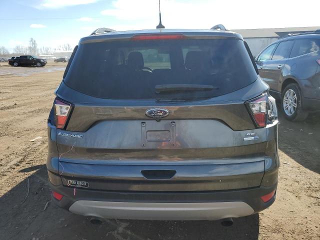 1FMCU9GD2JUD28461 - 2018 FORD ESCAPE SE GRAY photo 6