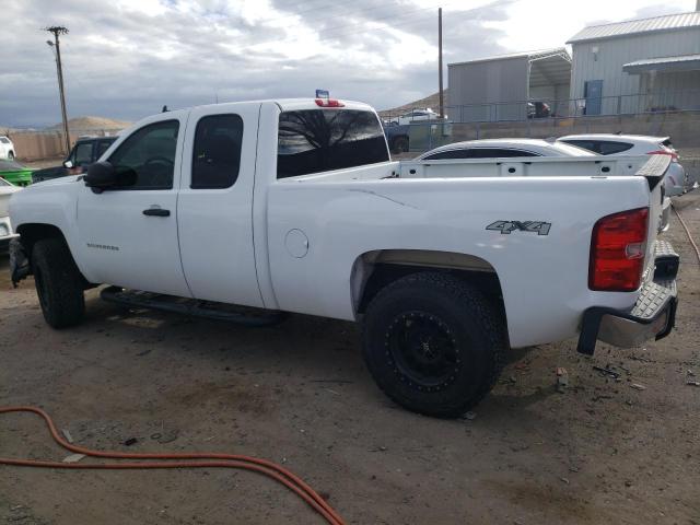 1GCRKPE31BZ288848 - 2011 CHEVROLET SILVERADO K1500 WHITE photo 2